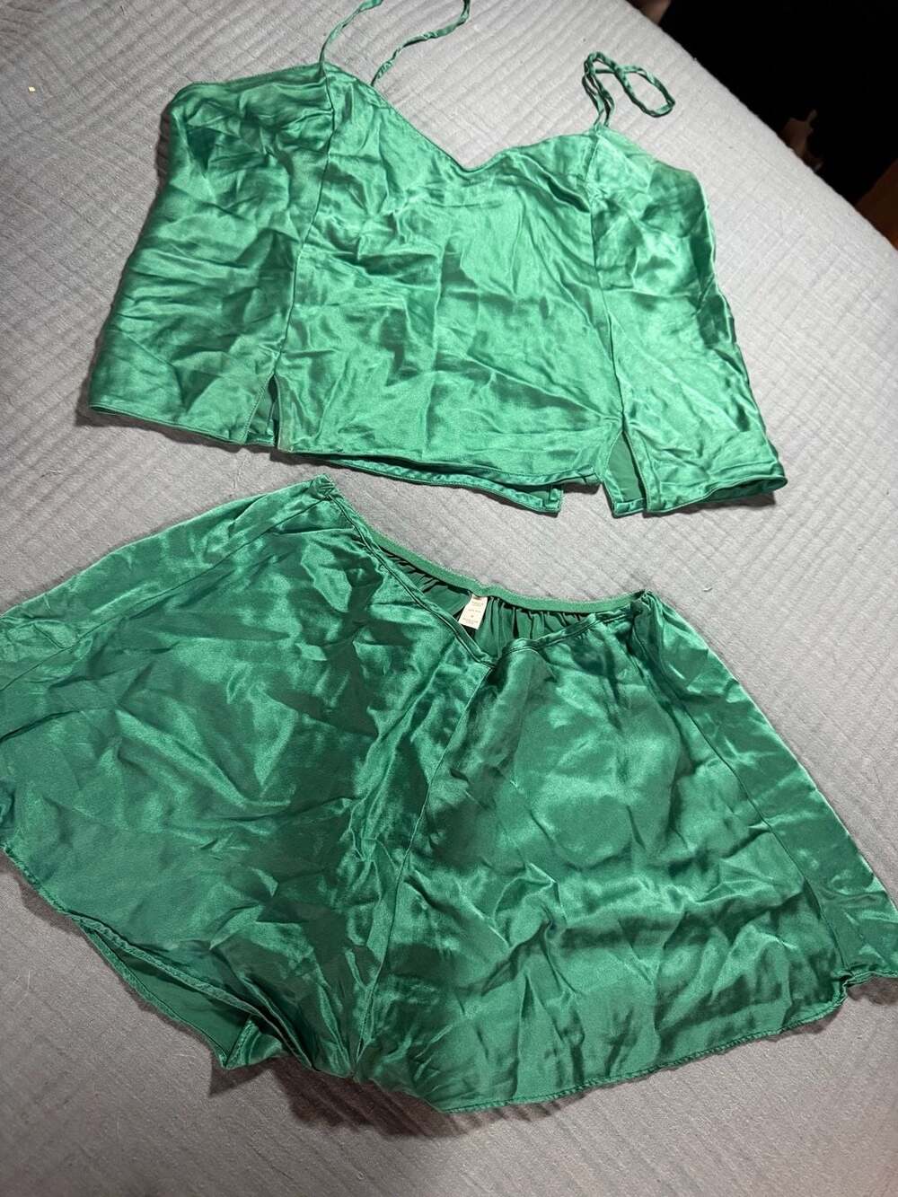 Y2K VTG Victoria's Secret 100% Silk green Cami And Shorts Set Size S
